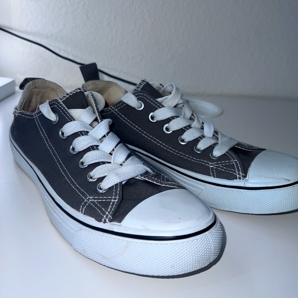 Grey Women’s Sneakers Rue21 Etc! Size 7/8